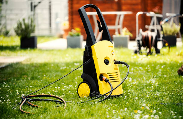 Best Pool Deck Cleaning  in Hallsville, MO